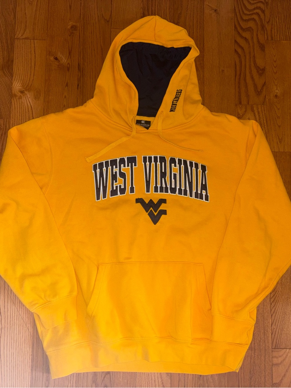 WVU Mountaineers Colosseum Gold Hoodie Men’s Size XL
